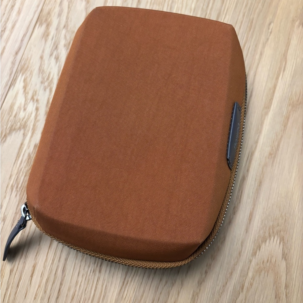Bellroy Tech Kit Compact (bronze)